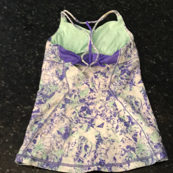 Girls Ivivva tank top with built in bra. - Picture 2 of 3